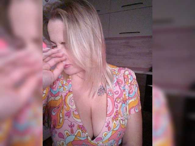 white-angel-1 live cam on BongaCams