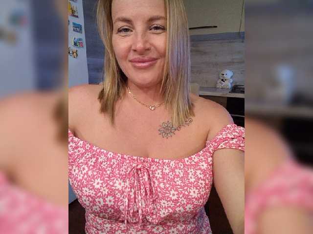 white-angel-1 live cam on BongaCams