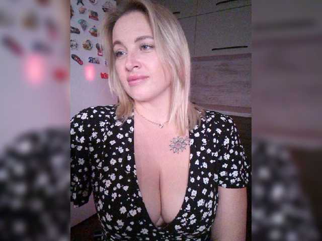 white-angel-1 live cam on BongaCams