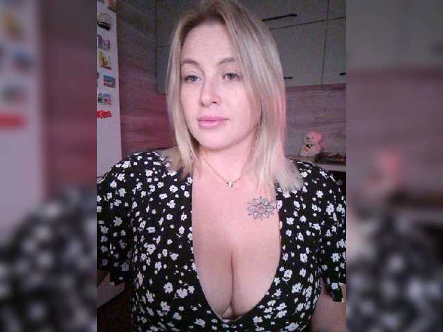 white-angel-1 live cam on BongaCams