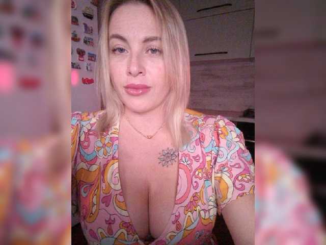 white-angel-1 live cam on BongaCams