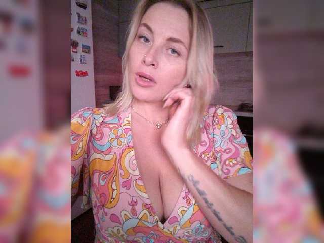 white-angel-1 live cam on BongaCams