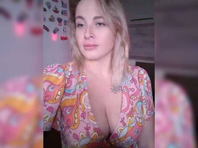 white-angel-1 live cam on BongaCams
