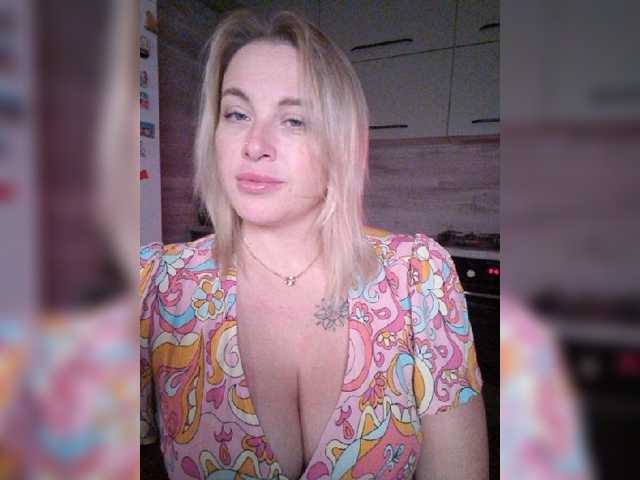 white-angel-1 live cam on BongaCams