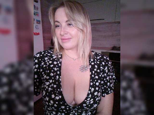 white-angel-1 live cam on BongaCams