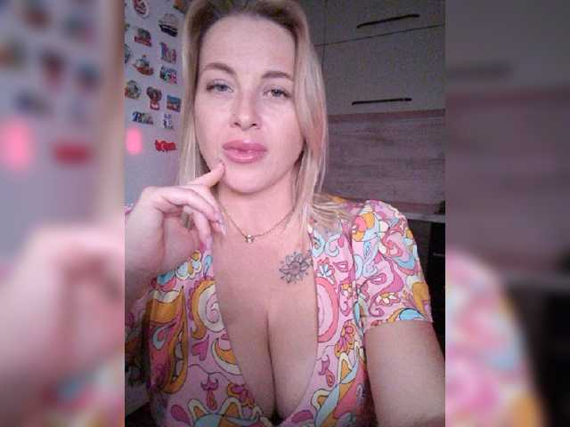 white-angel-1 live cam on BongaCams