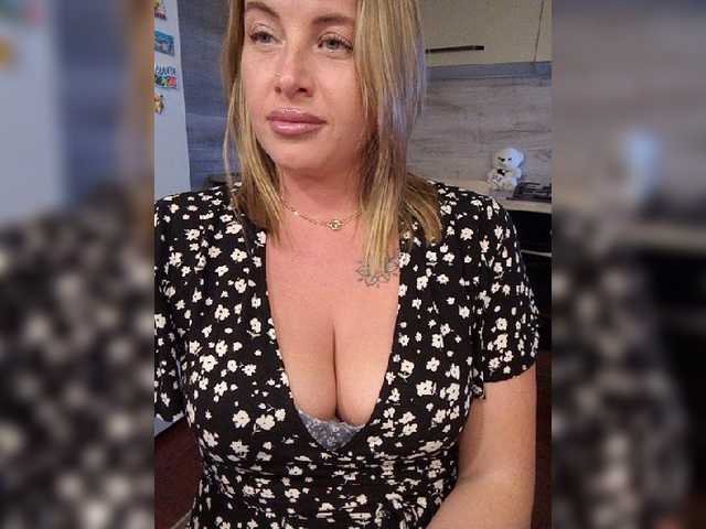 white-angel-1 live cam on BongaCams