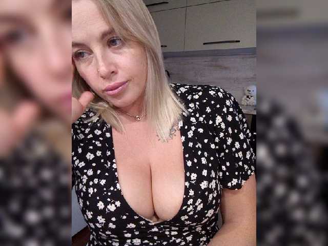 white-angel-1 live cam on BongaCams