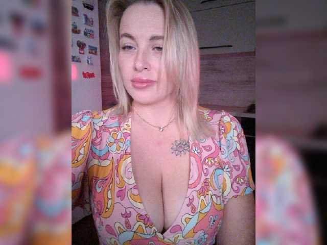 white-angel-1 live cam on BongaCams