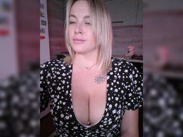 white-angel-1 live cam on BongaCams