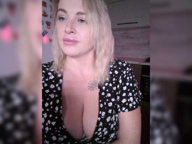 white-angel-1 live cam on BongaCams
