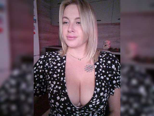 white-angel-1 live cam on BongaCams