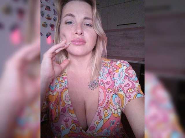 white-angel-1 live cam on BongaCams