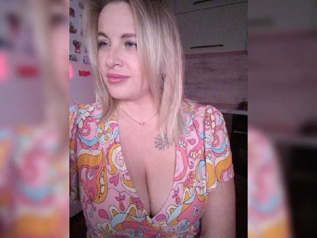 white-angel-1 live cam on BongaCams