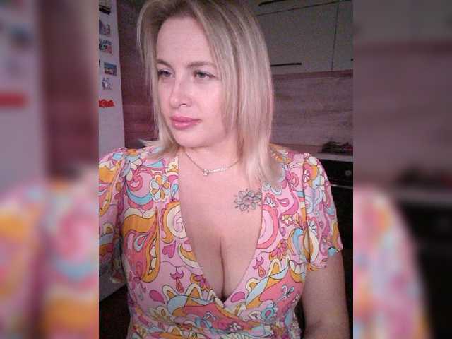 white-angel-1 live cam on BongaCams