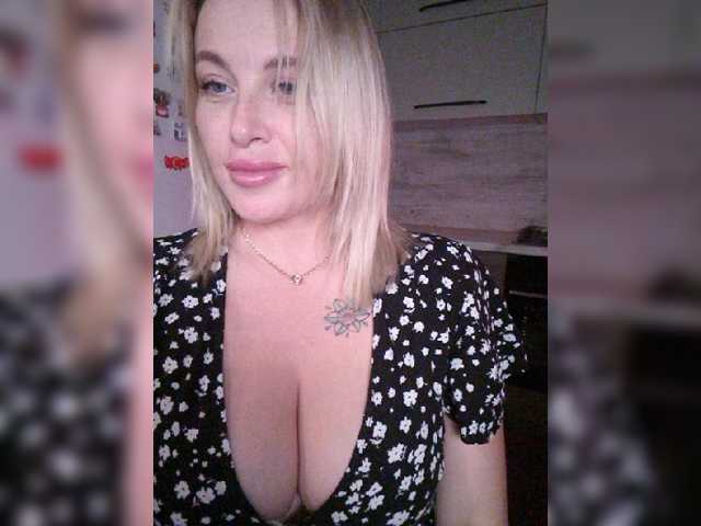 white-angel-1 live cam on BongaCams