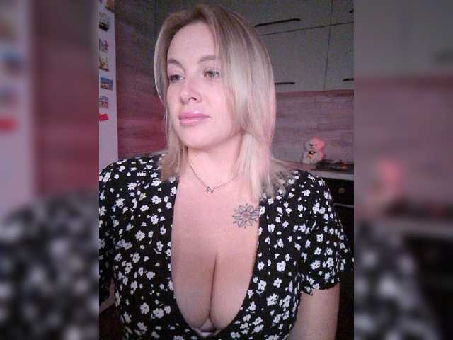 white-angel-1 live cam on BongaCams