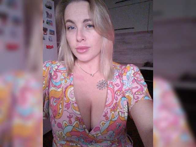 white-angel-1 live cam on BongaCams