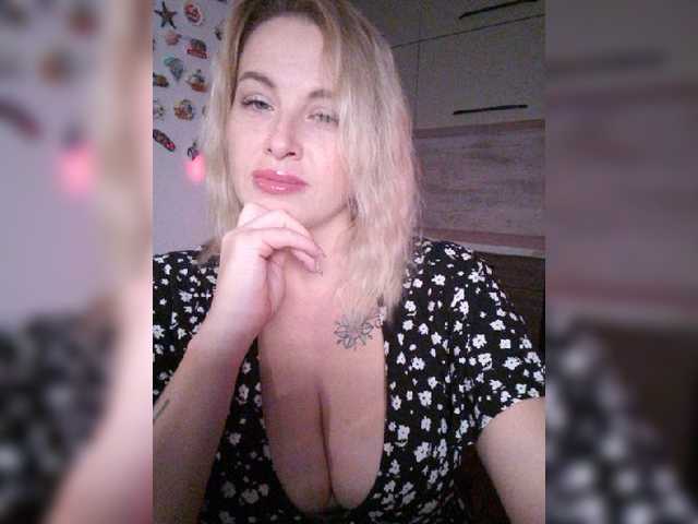 white-angel-1 live cam on BongaCams
