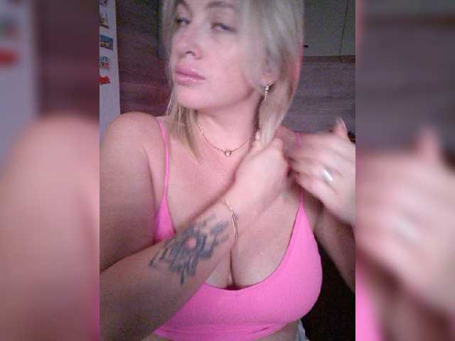 white-angel-1 live cam on BongaCams