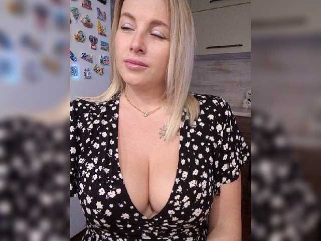 white-angel-1 live cam on BongaCams