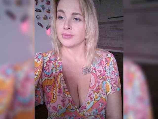 Model: --_Angel_--