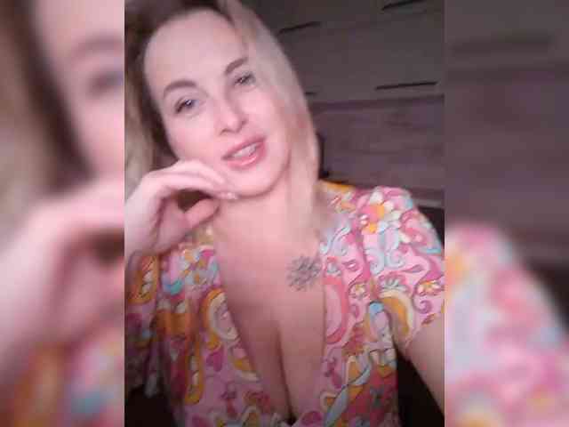 Model: --_Angel_--