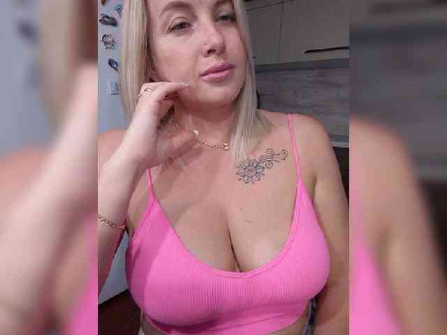 white-angel-1 Live Webcam on BongaCams