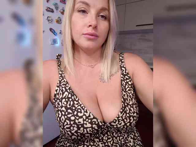 Model: --_Angel_--
