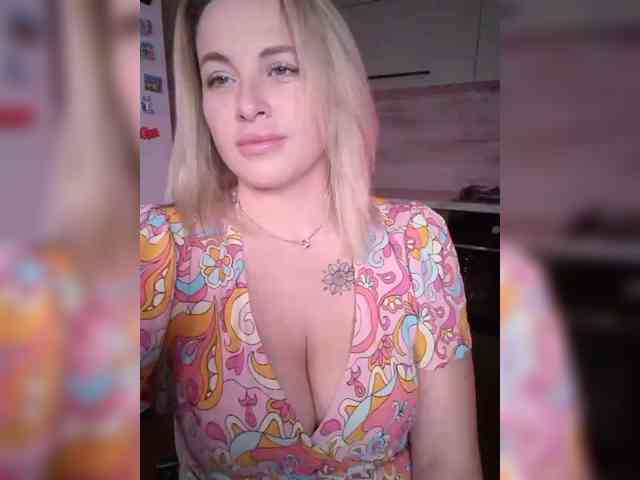 Model: --_Angel_--