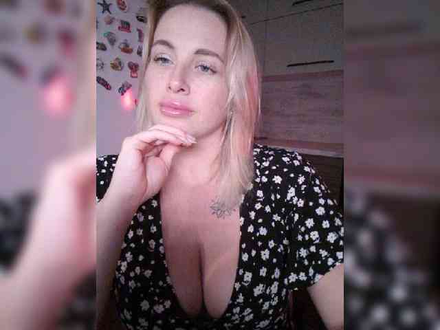 モデル: --_Angel_--