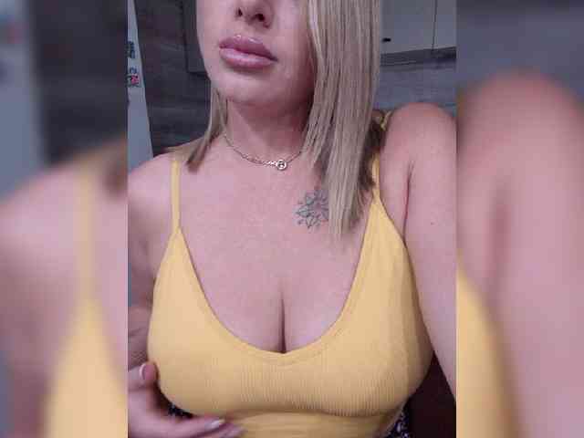 Model: --_Angel_--