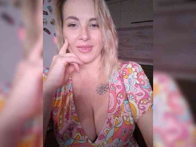 Model: --_Angel_--