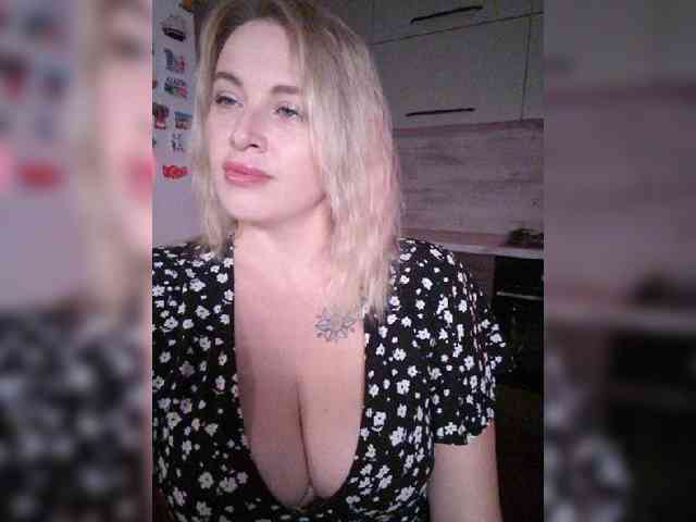 Model: --_Angel_--