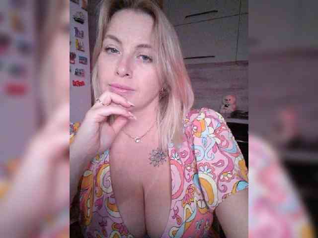 Modelo: --_Angel_--
