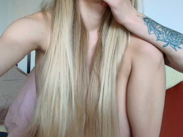 ladayy live cam on BongaCams