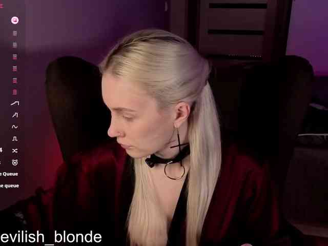 MikaKisa66624 webcam