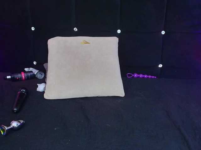 emmily-keller live cam on BongaCams