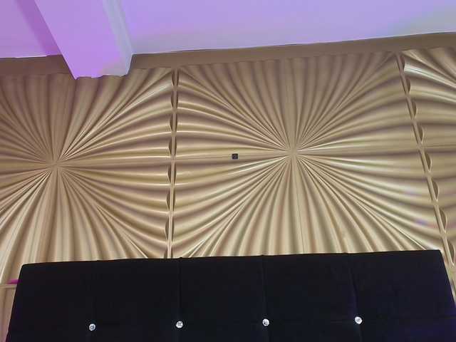 emmily-keller live cam on BongaCams