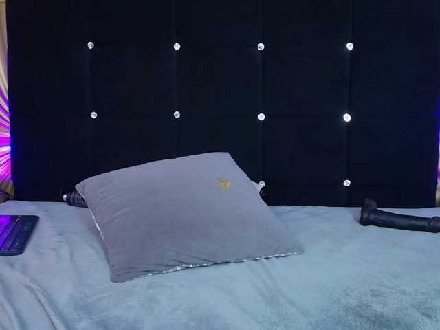 emmily-keller live cam on BongaCams