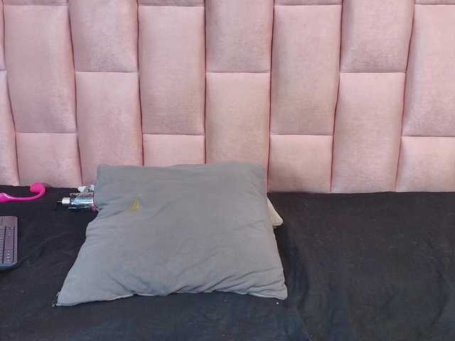 emmily-keller live cam on BongaCams