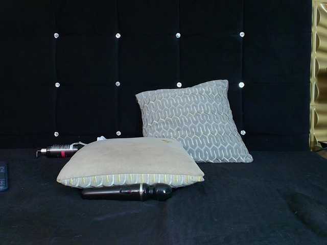 emmily-keller live cam on BongaCams
