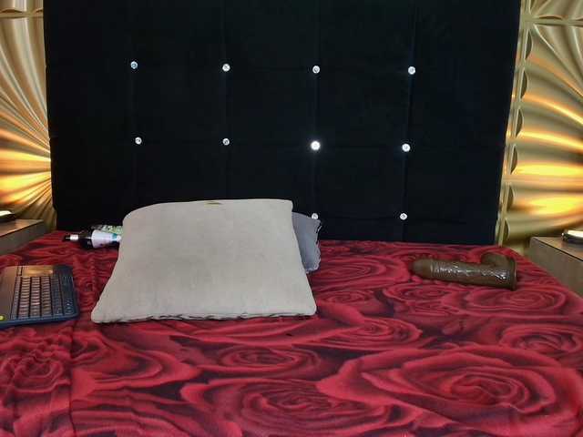 emmily-keller live cam on BongaCams