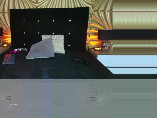 emmily-keller live cam on BongaCams