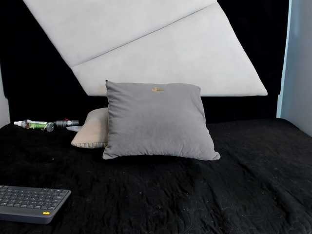 emmily-keller live cam on BongaCams