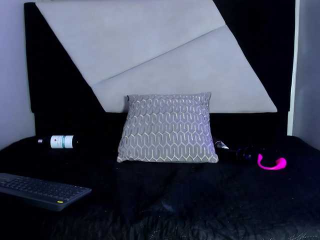 emmily-keller live cam on BongaCams
