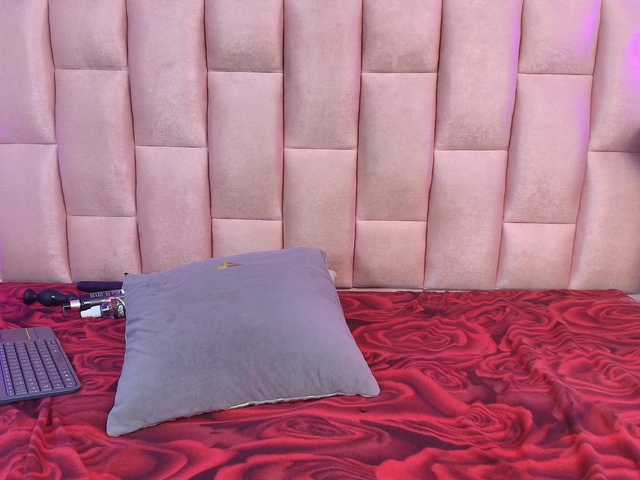emmily-keller live cam on BongaCams