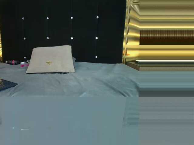 emmily-keller live cam on BongaCams