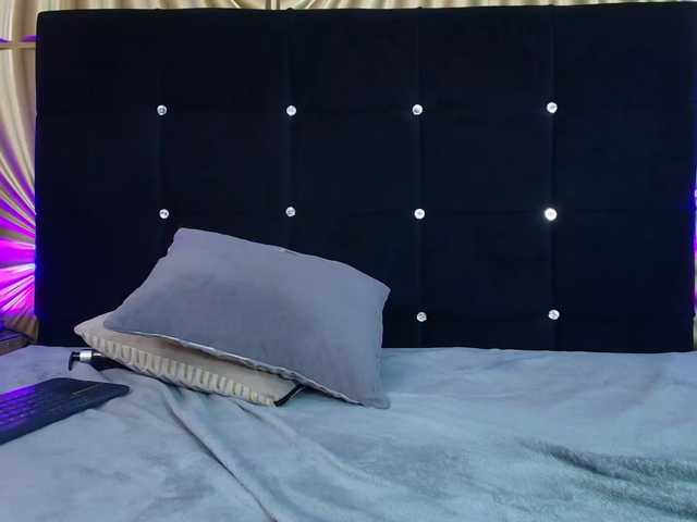 emmily-keller live cam on BongaCams