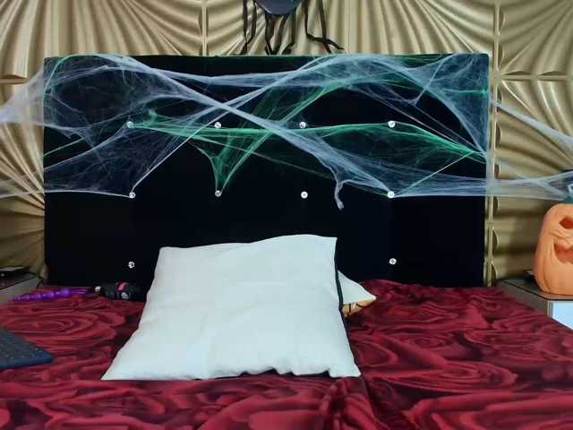 emmily-keller live cam on BongaCams